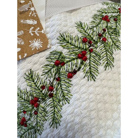 2pk Arctic Holiday Seasonal Hand Towel NEW in Packaging - Picture 1 of 2
